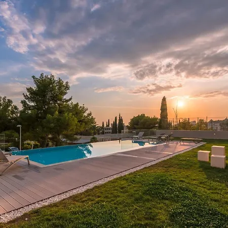 The Majestic Bel Etage Upscale With Pool Apartmán Split
