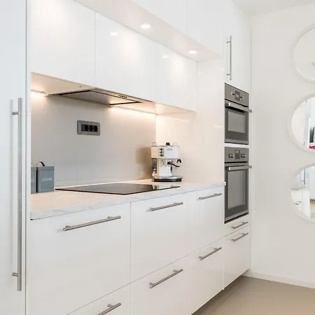 The Majestic Bel Etage Upscale With Pool Apartment *